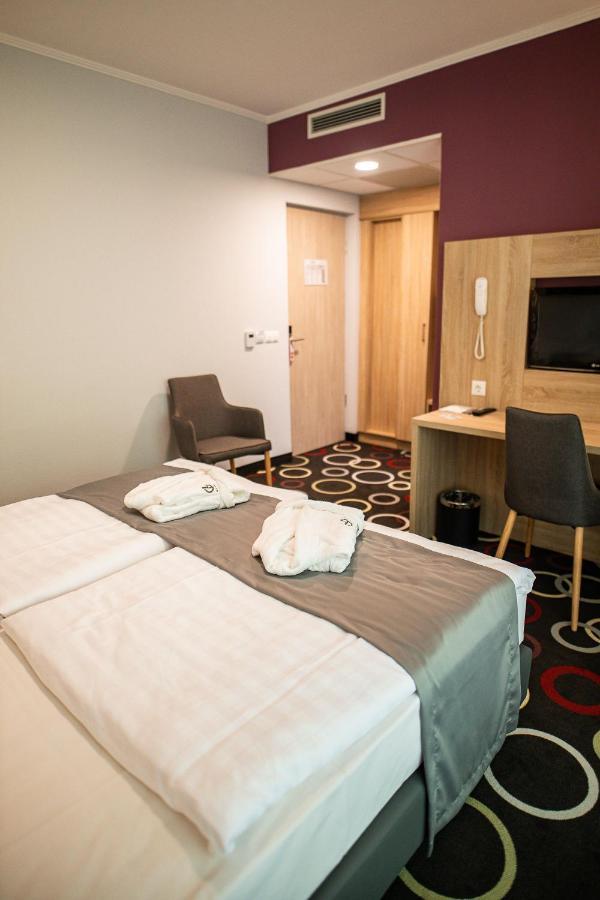 Garden Hotel Wellness Es Konferencia Szolnok Eksteriør bilde