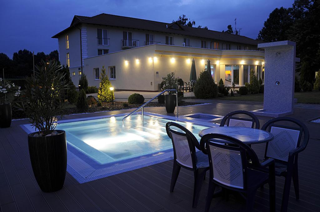 Garden Hotel Wellness Es Konferencia Szolnok Eksteriør bilde