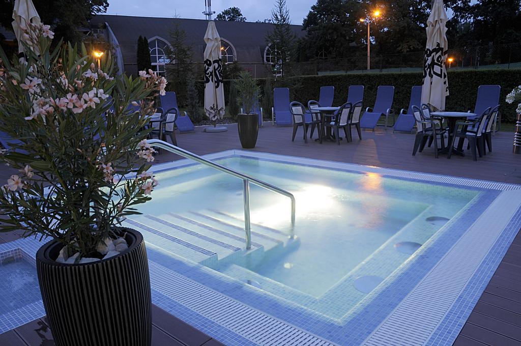 Garden Hotel Wellness Es Konferencia Szolnok Eksteriør bilde