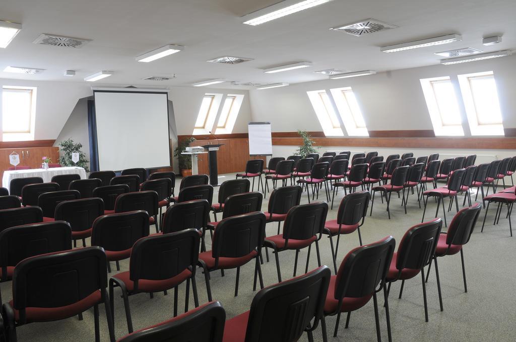 Garden Hotel Wellness Es Konferencia Szolnok Eksteriør bilde