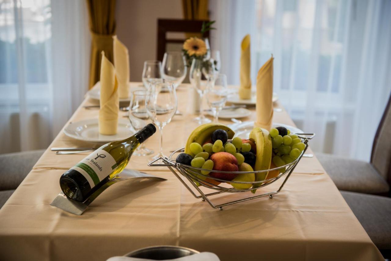 Garden Hotel Wellness Es Konferencia Szolnok Eksteriør bilde