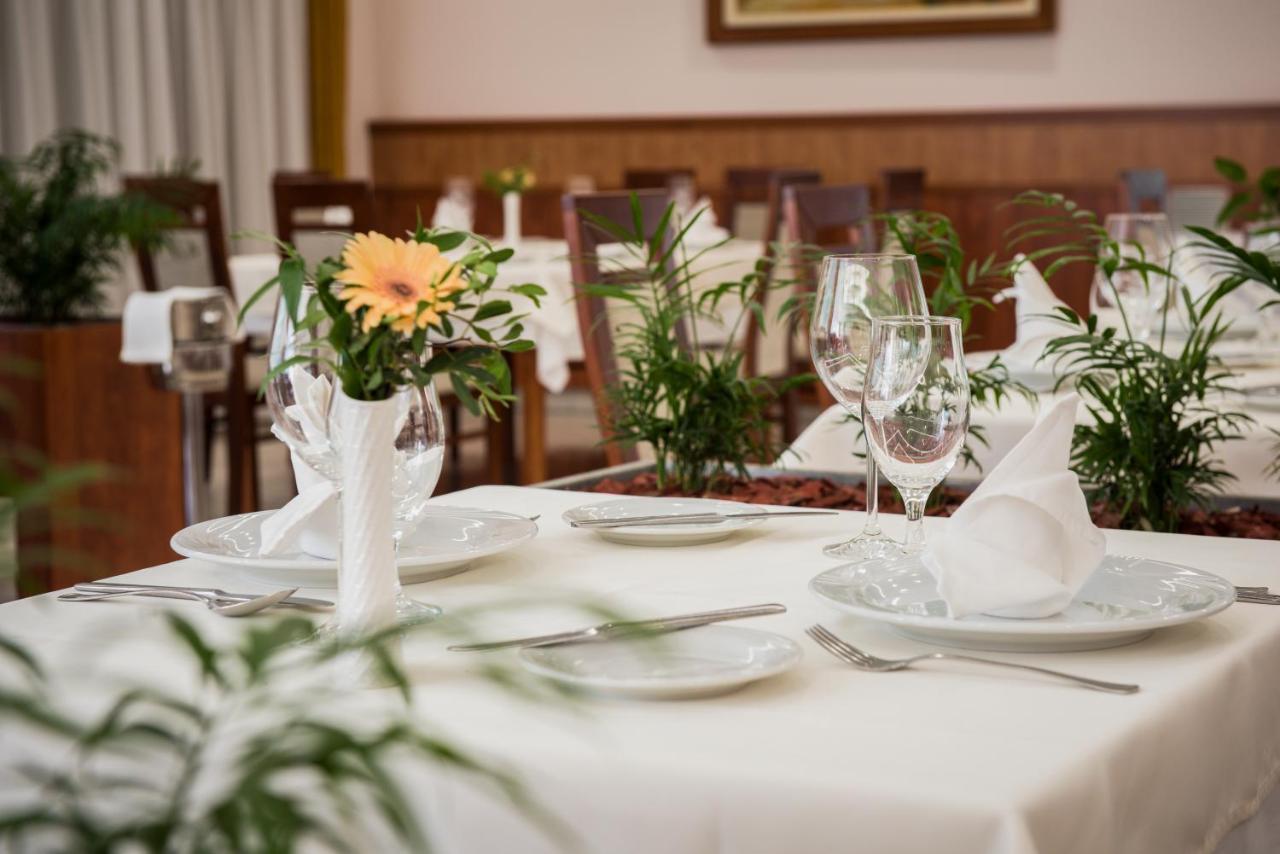 Garden Hotel Wellness Es Konferencia Szolnok Eksteriør bilde
